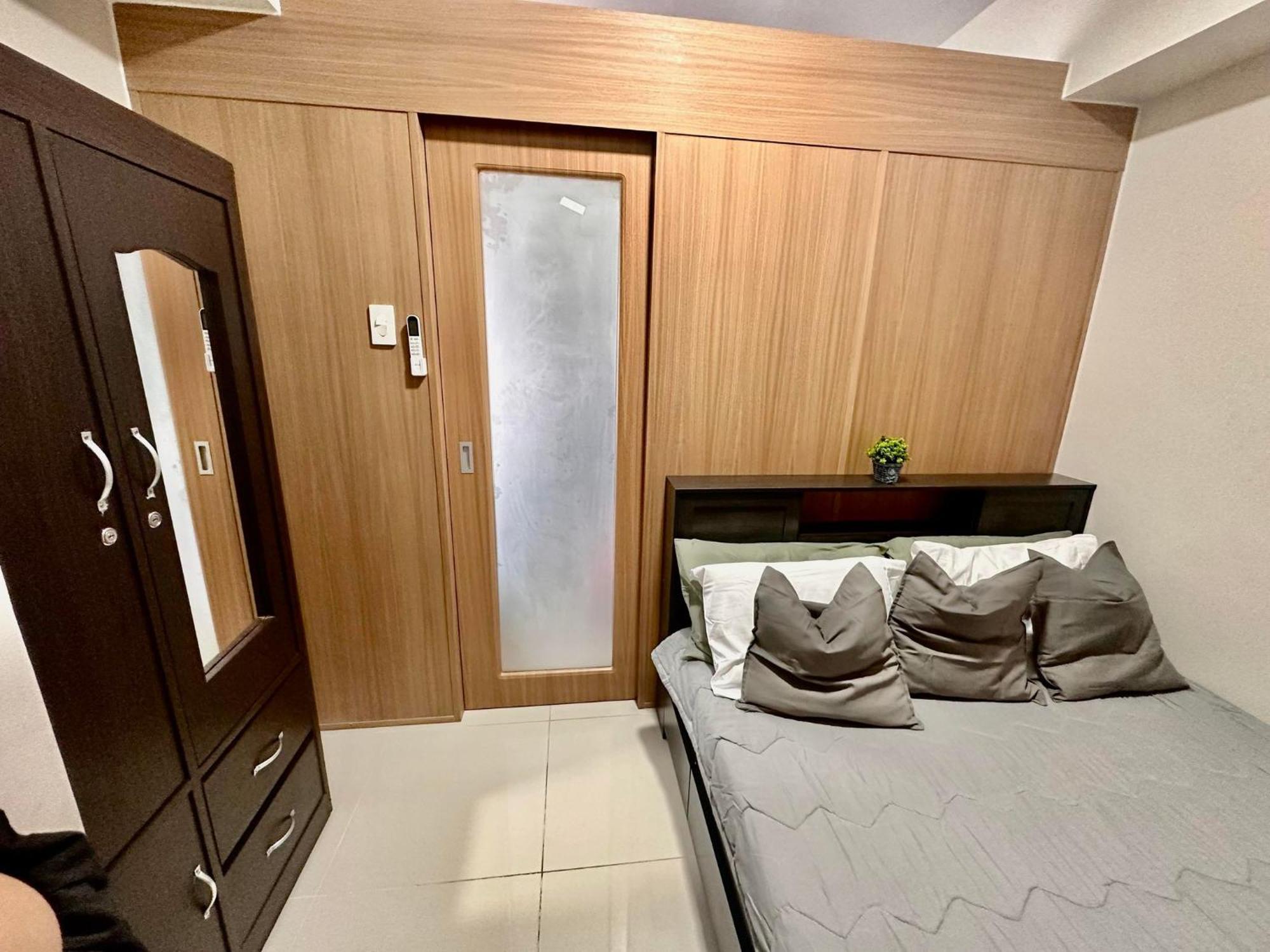 Shore 3 Residences Tower 1 Moa Pasay City, Philippines * Manila