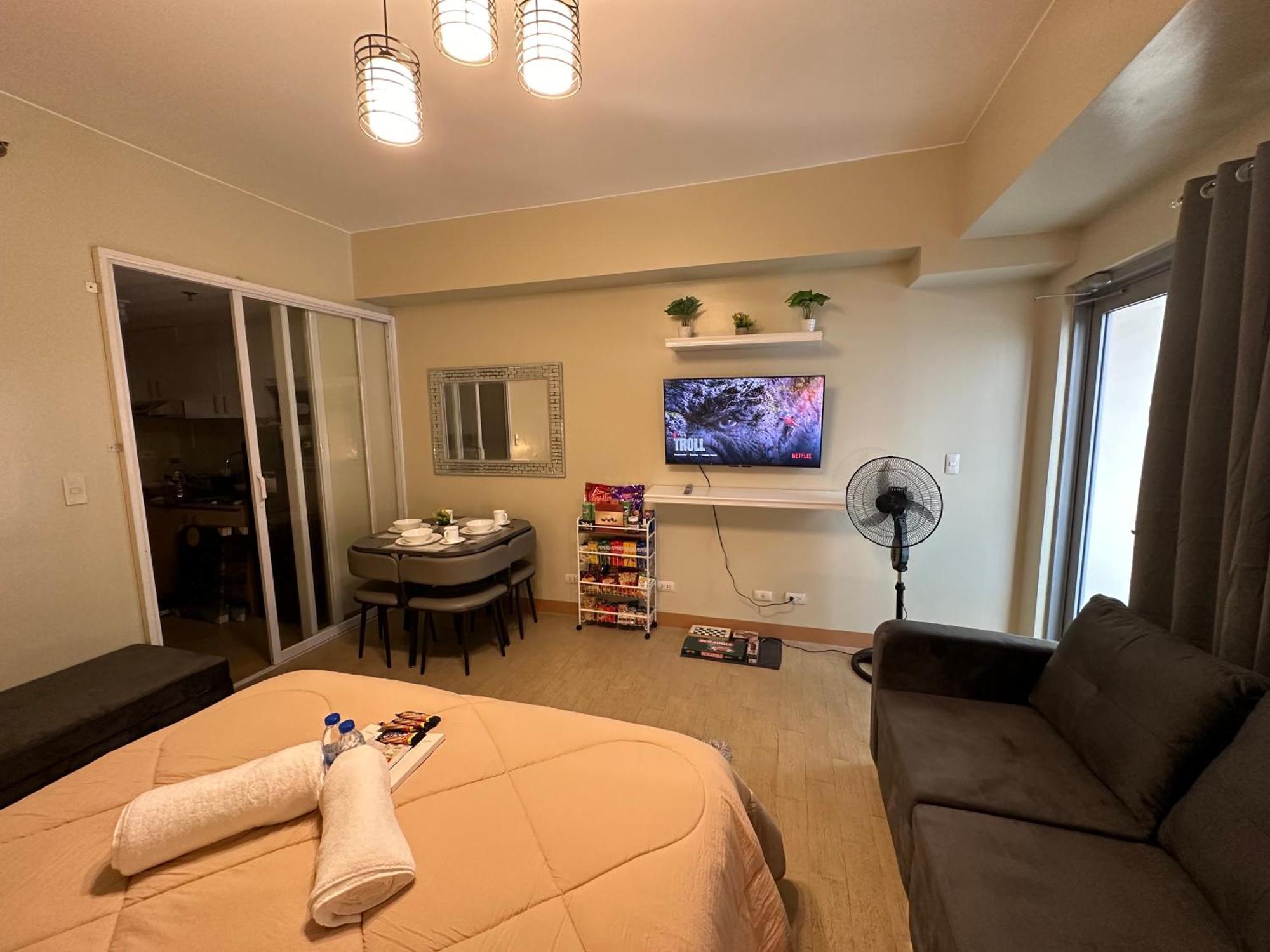 Cozy With Queen Size Bed In Araneta Quezon * Manila
