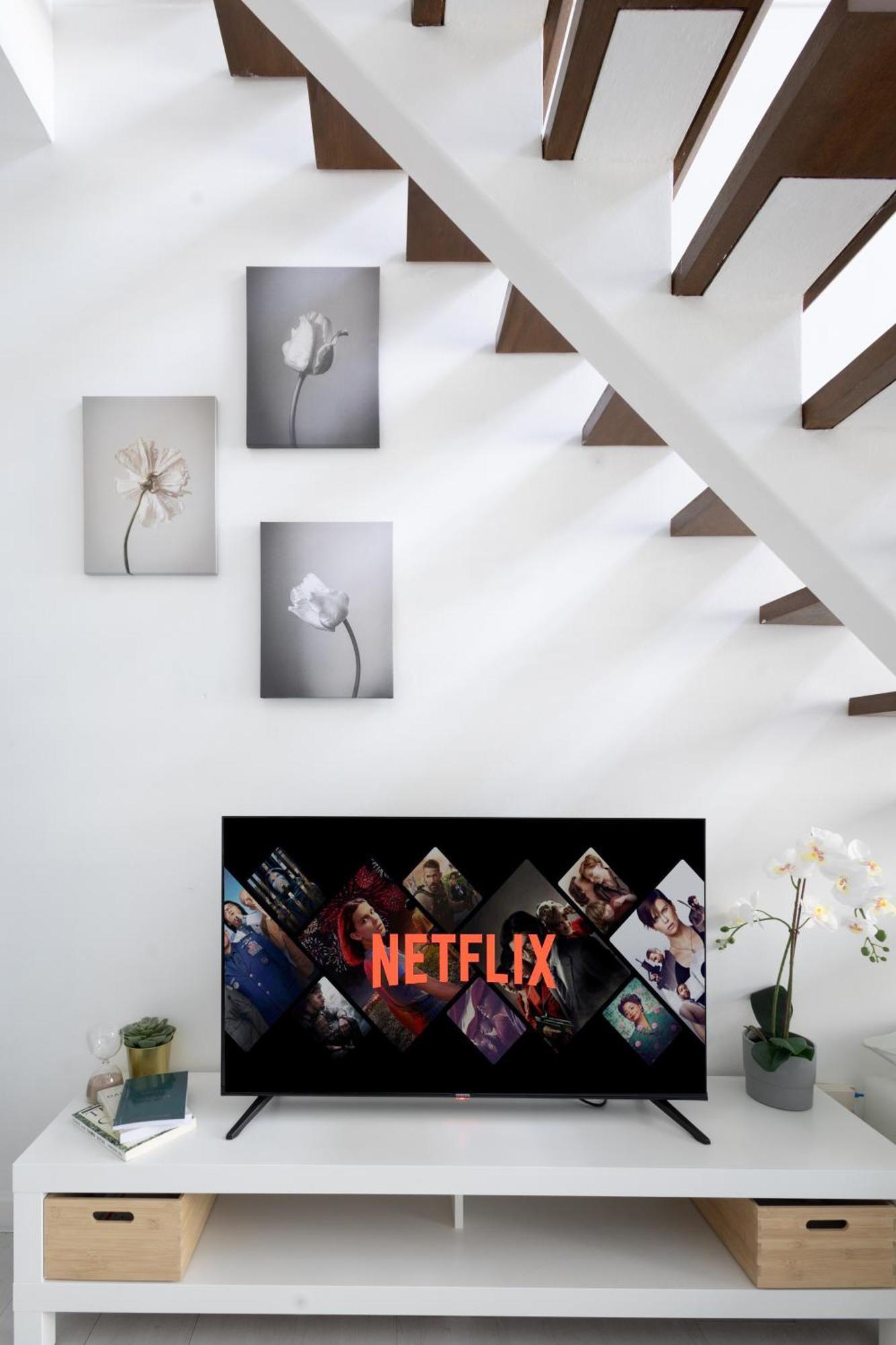 Elite Makati Loft: Infinity Pool, Netflix & Gym Apartment *