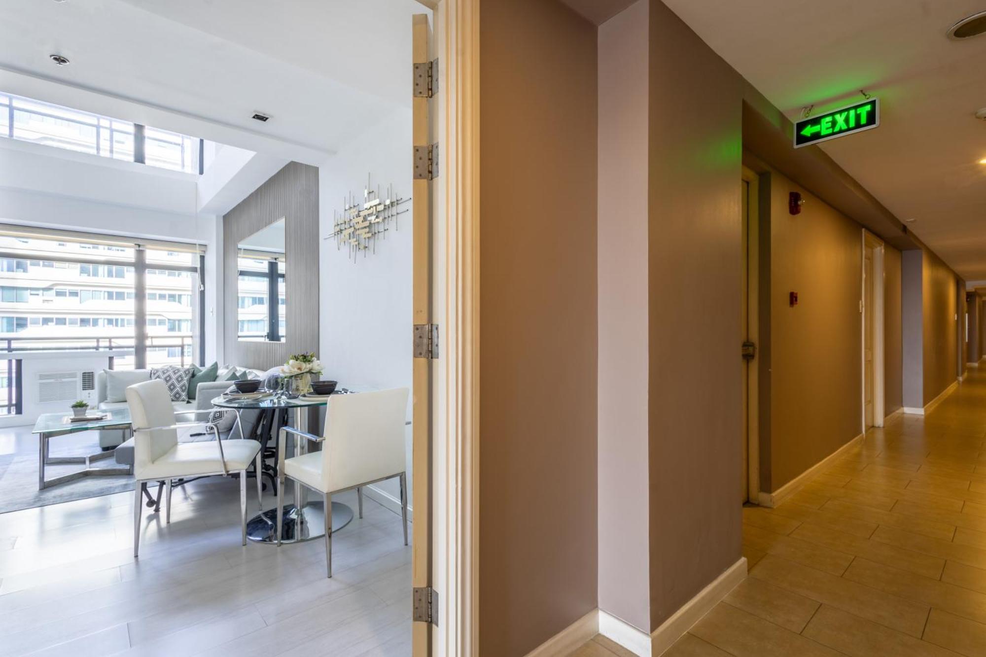 Apartment Elite Makati Loft: Infinity Pool, Netflix & Gym
