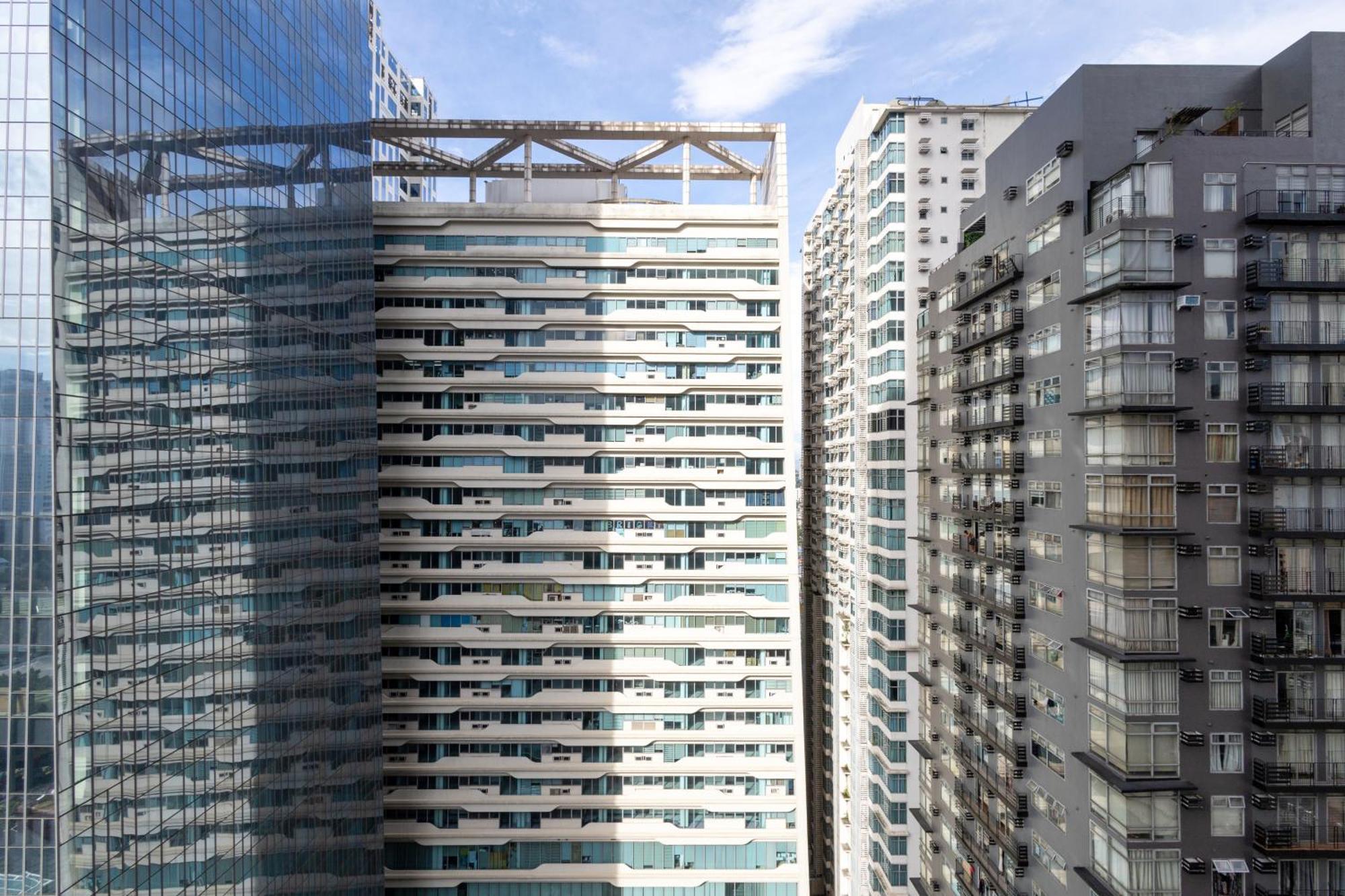 Elite Makati Loft: Infinity Pool, Netflix & Gym Apartment Manila