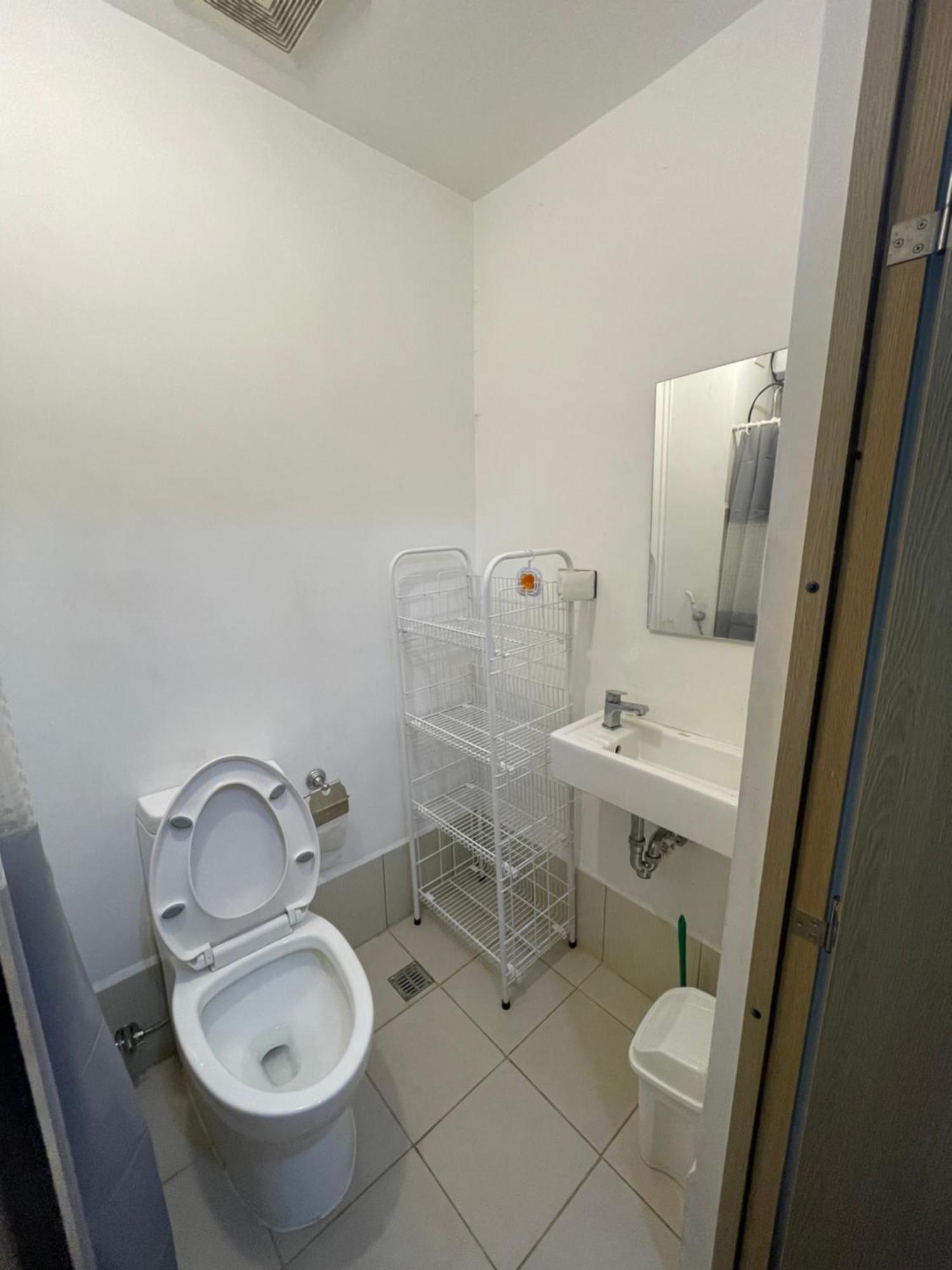 Grace Residences 1 Bedroom Near Bgc And Mckinley 1134 *