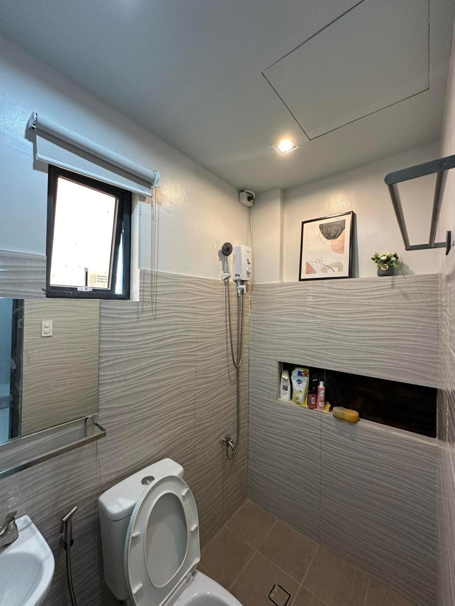 Grey Oasis Staycation 1 Bedroom Apartment
