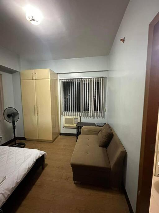 Alvin's 1 Bedroom In Morgan Bgc Apartment
