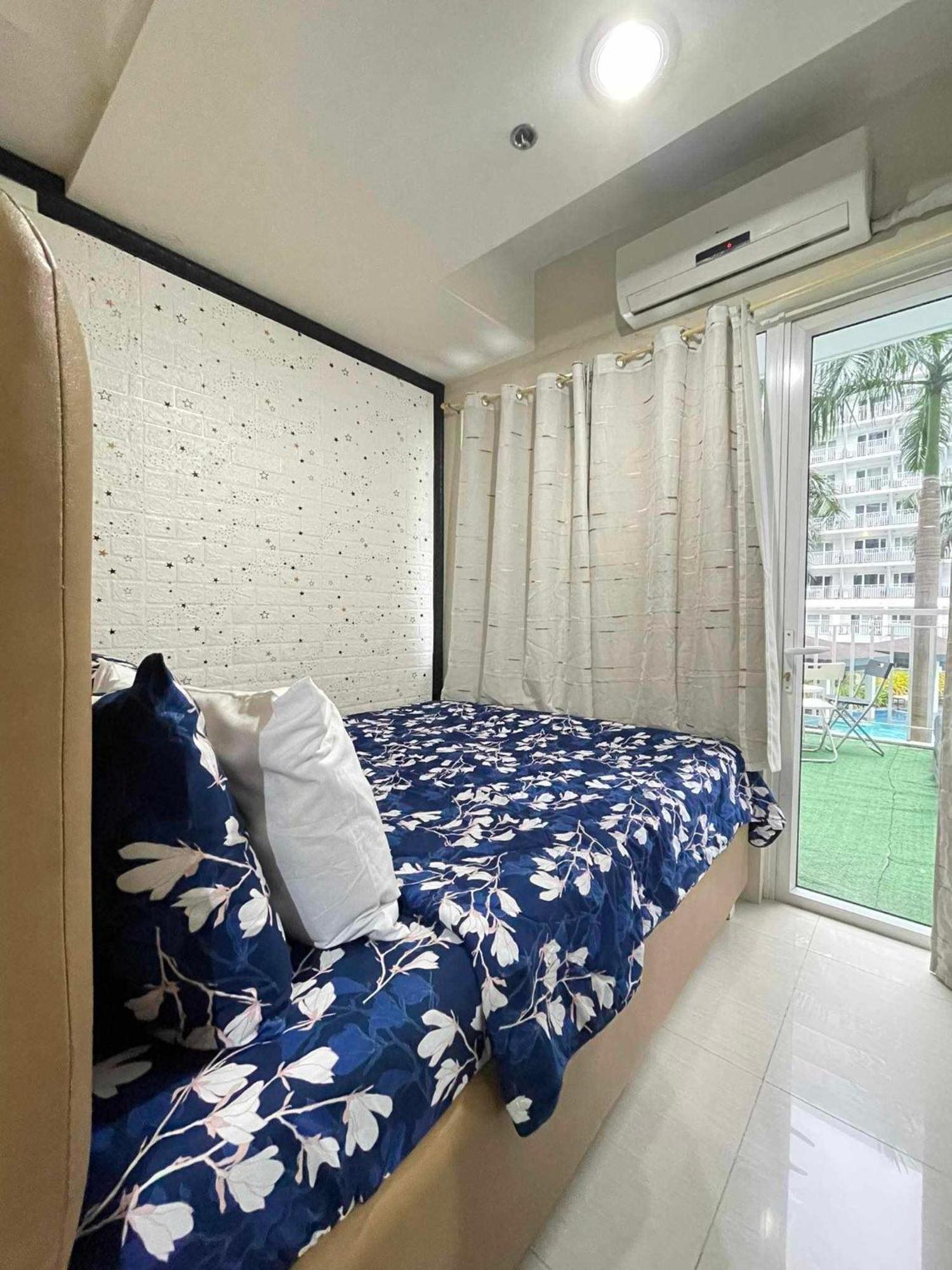 Moa Condotel Staycation By Abode Property Manila