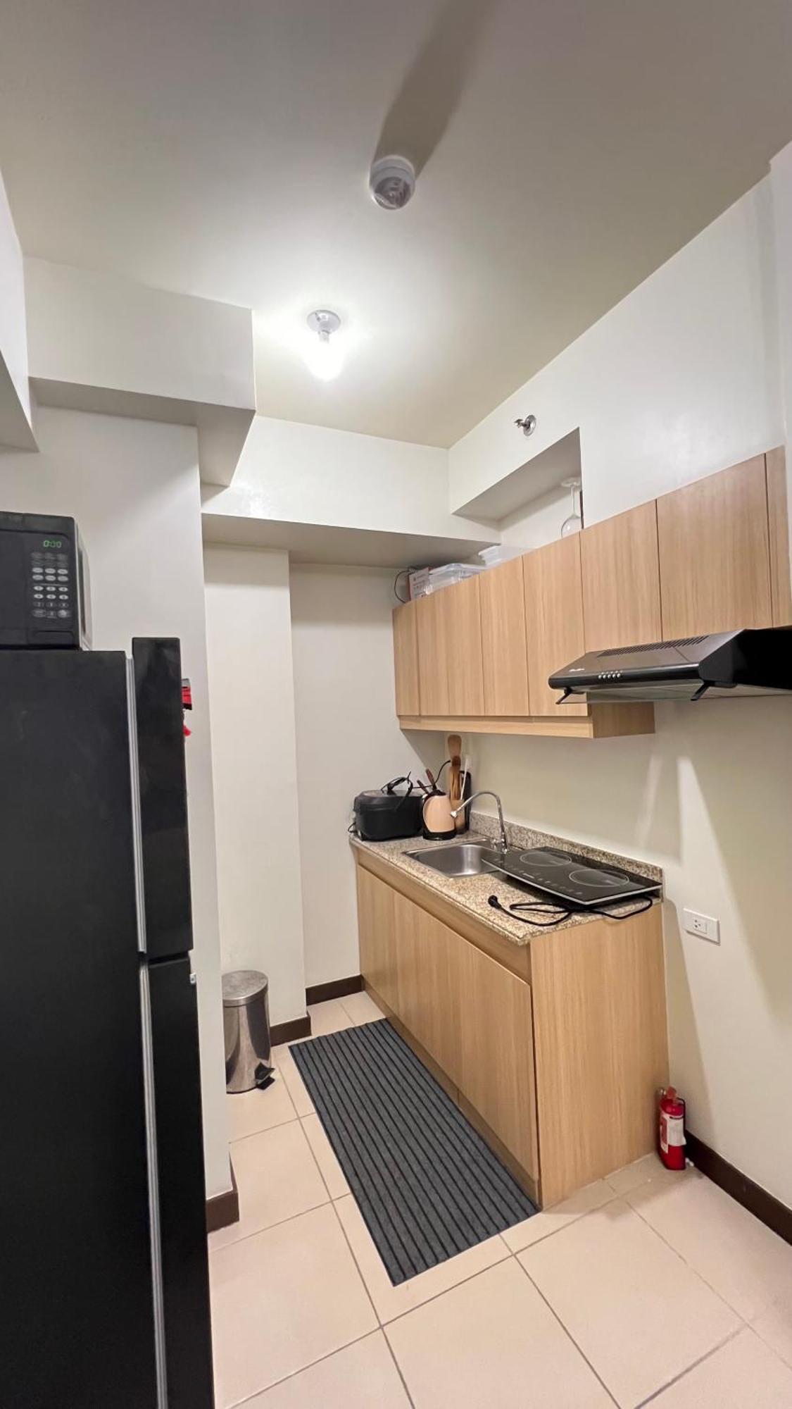 Brixton Place, Weston Tower * Manila