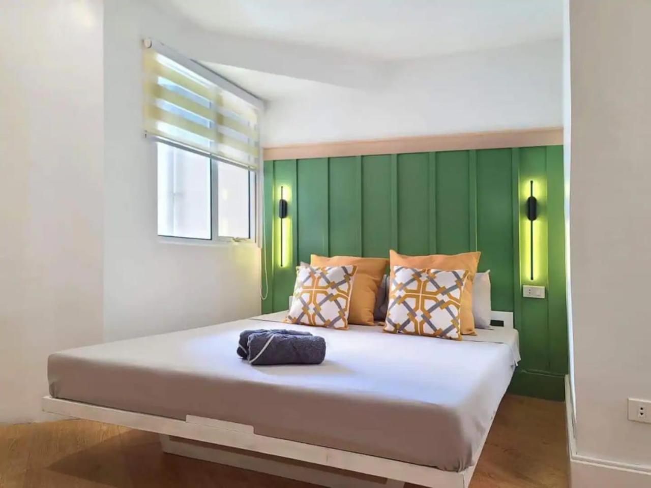 Apartment Bgc - Two Bedroom With Game High Speed Wifi Manila
