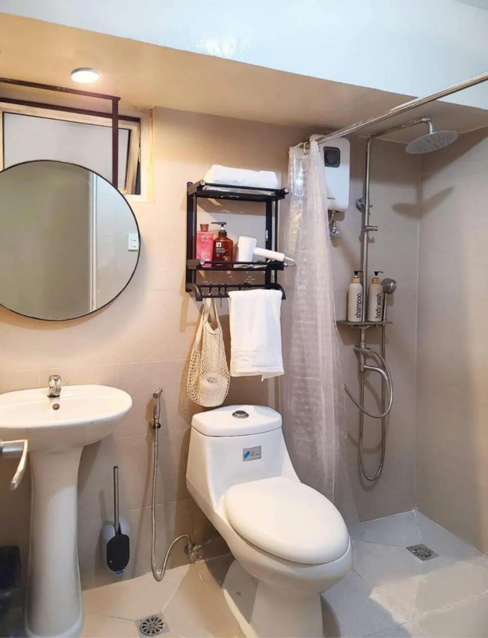 Bgc - Two Bedroom With Game High Speed Wifi Apartment *
