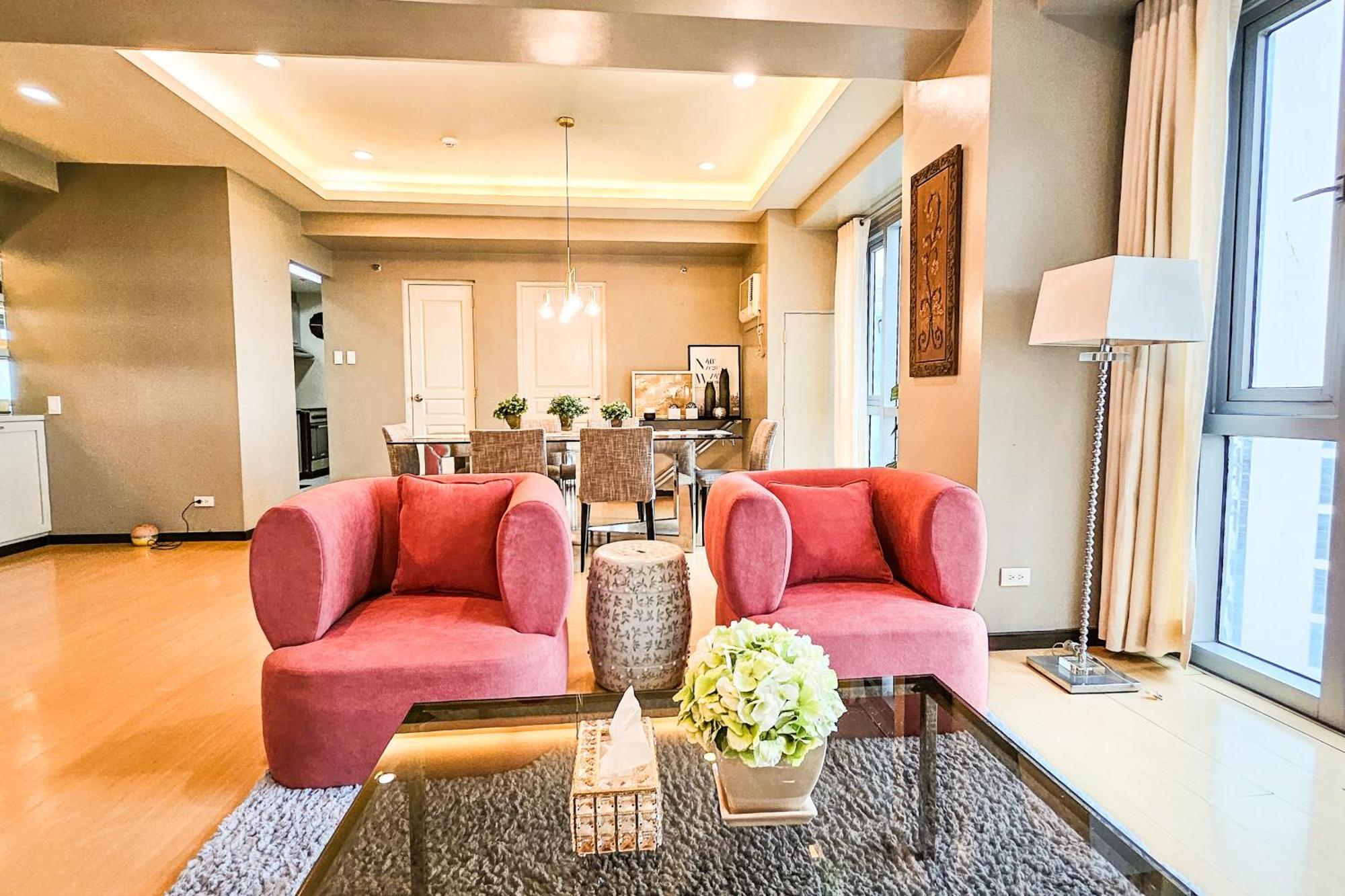 Avant Spacious Sanctuary With The View In Bgc Apartment *