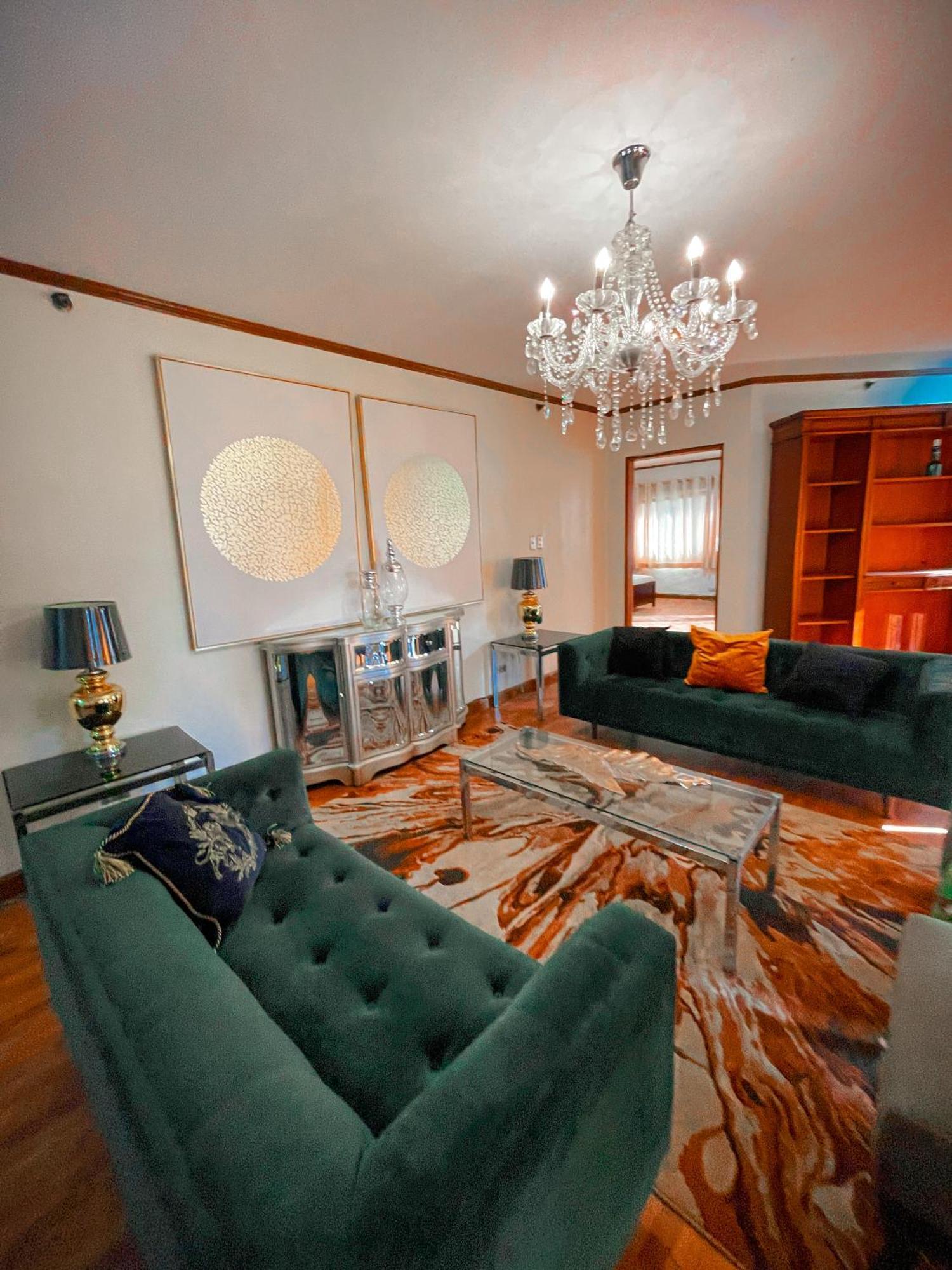 Spacious Luxury 3br At The Heart Of Makati *