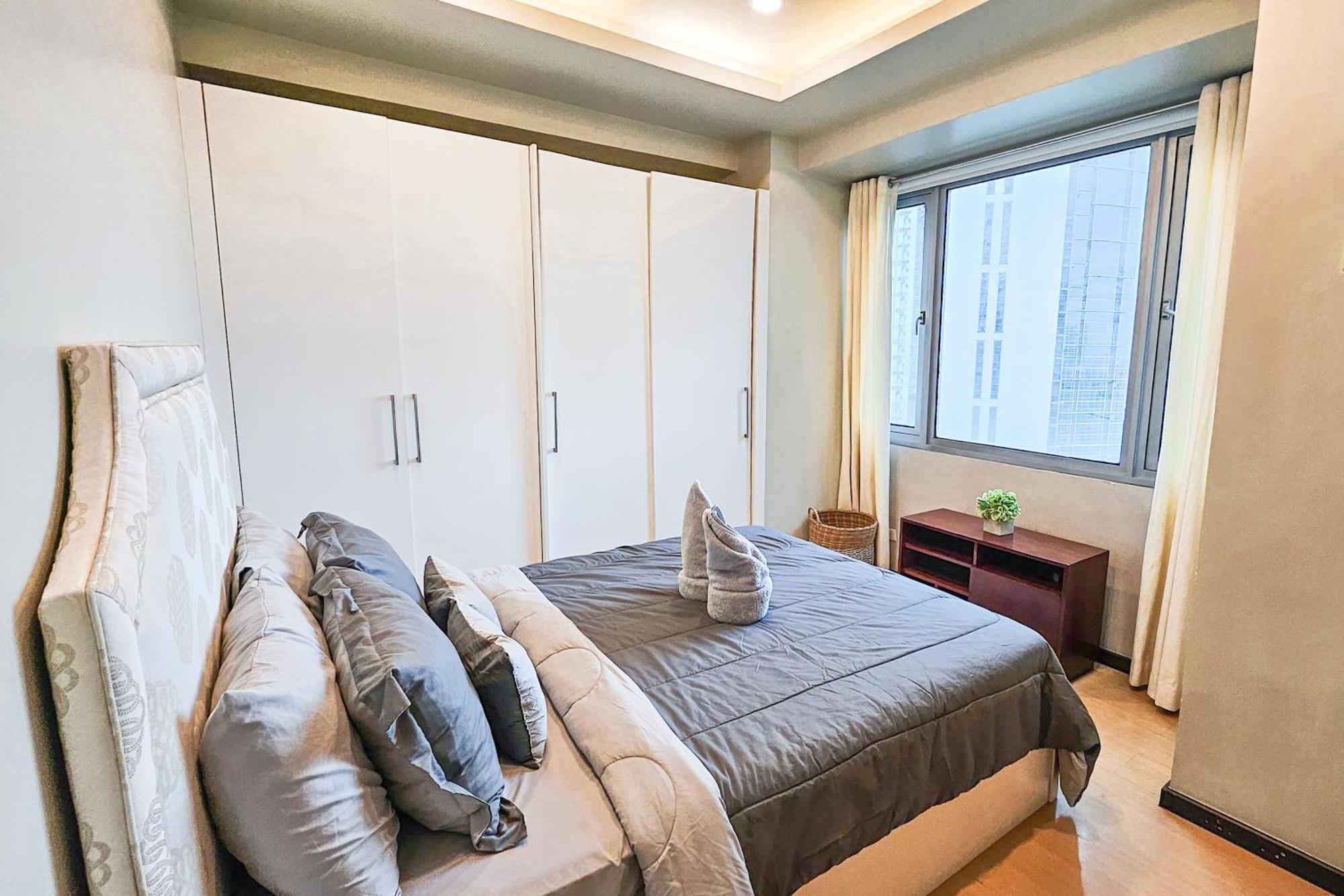 Apartment Avant Spacious Sanctuary With The View In Bgc