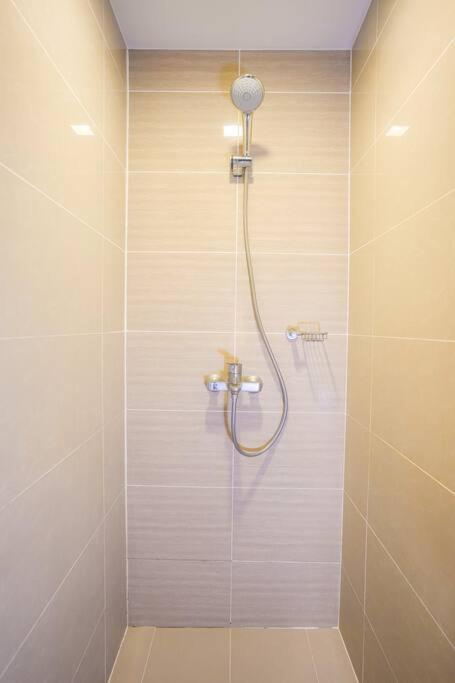 A2j Luxury 1br Near Uptown Mall Bgc Taguig Manila
