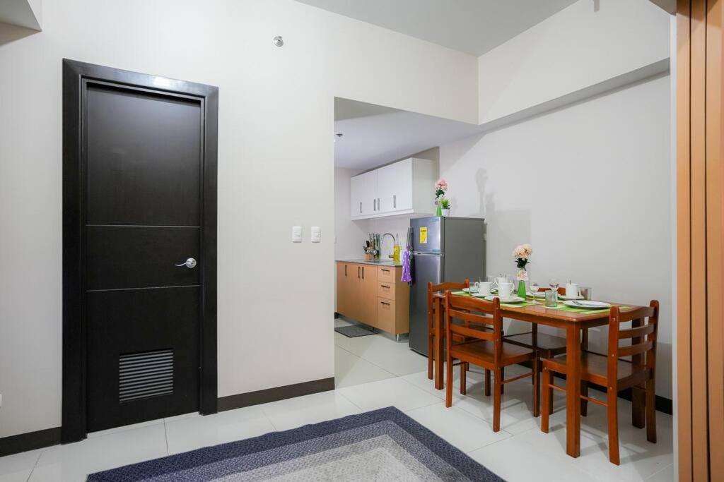 Apartment A2j Luxury 1br Near Uptown Mall Bgc Taguig
