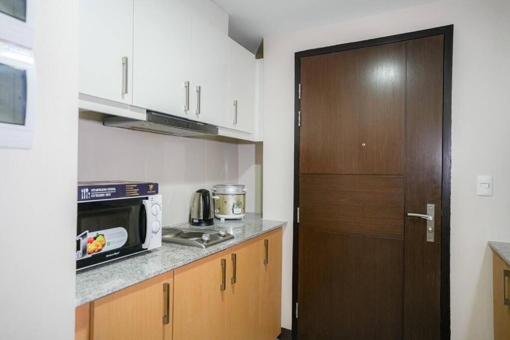A2j Luxury 1br Near Uptown Mall Bgc Taguig Apartment