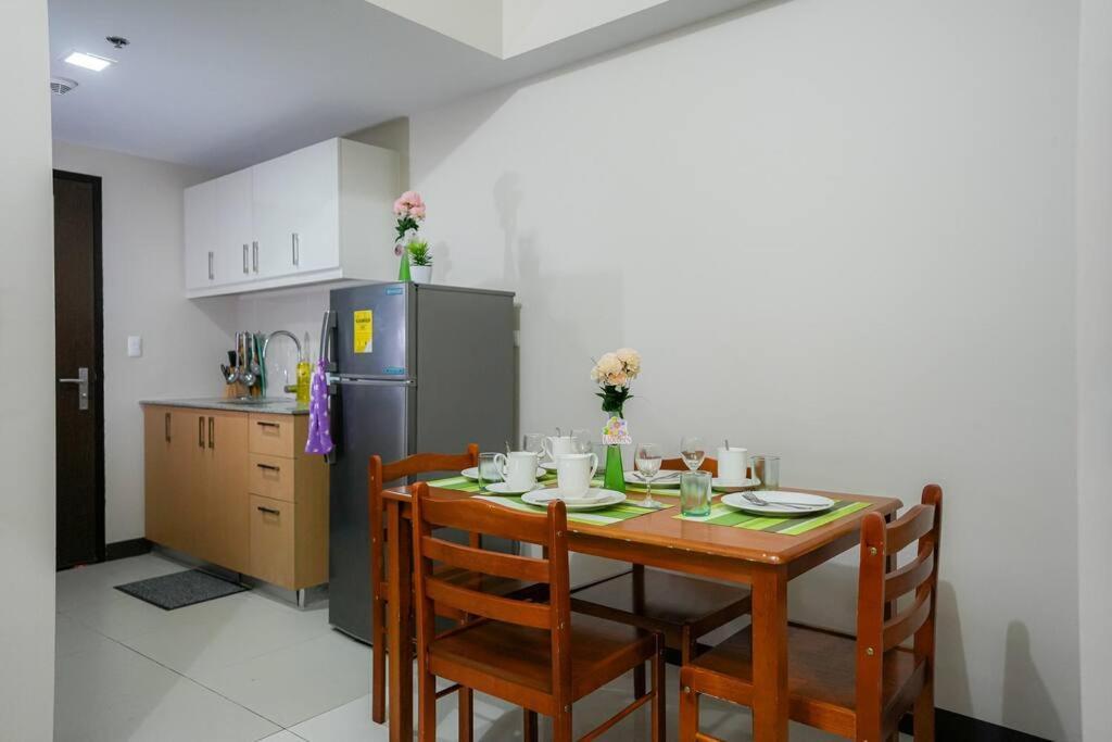 A2j Luxury 1br Near Uptown Mall Bgc Taguig *