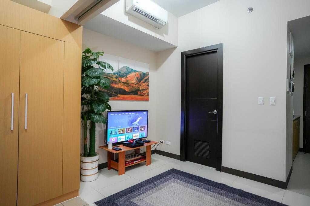 A2j Luxury 1br Near Uptown Mall Bgc Taguig * Manila