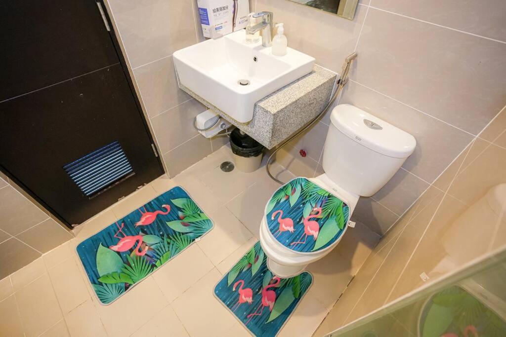 A2j Luxury 1br Near Uptown Mall Bgc Taguig Apartment