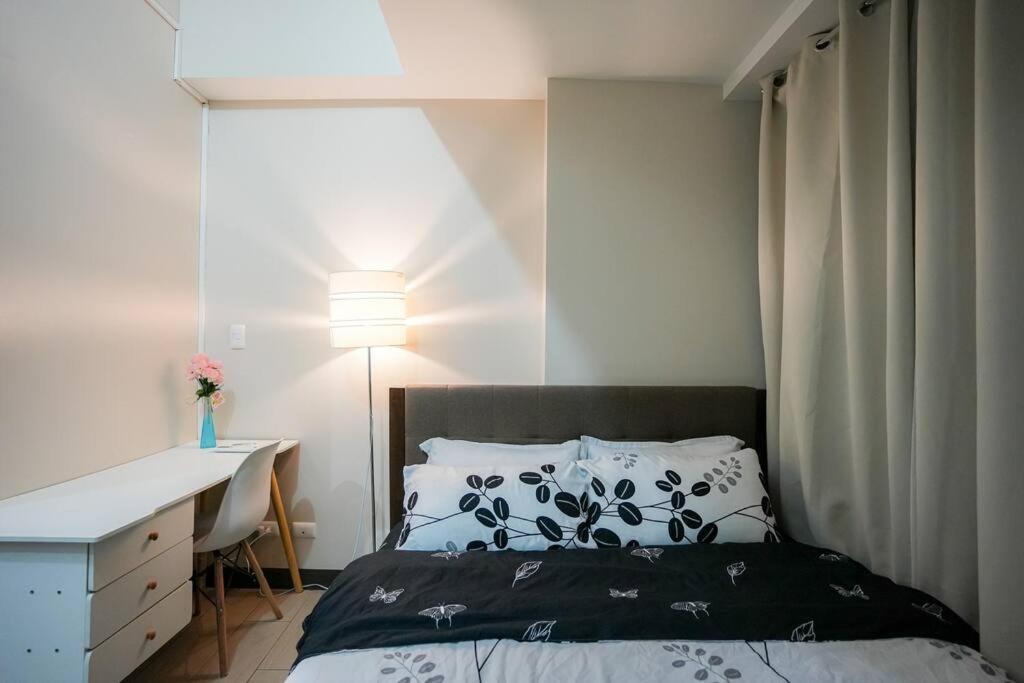A2j Luxury 1br Near Uptown Mall Bgc Taguig Manila