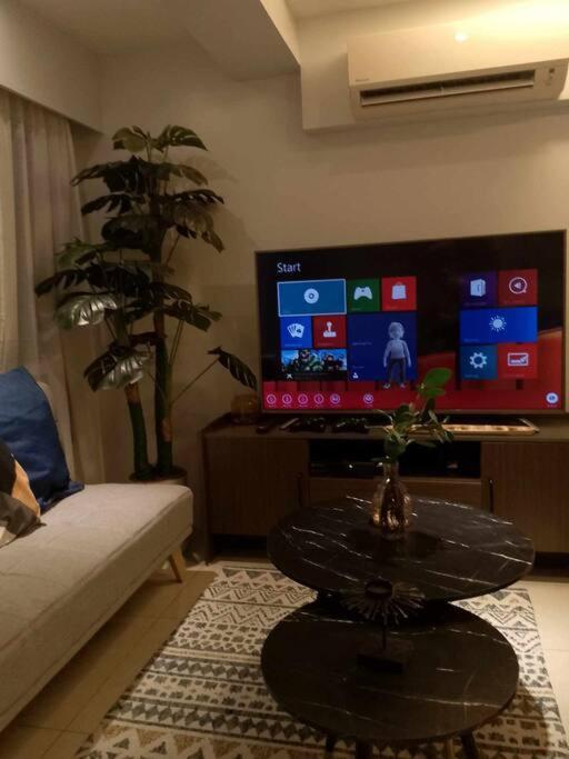 A2j Luxury 2br Bgc Near High Street, Malls * Manila