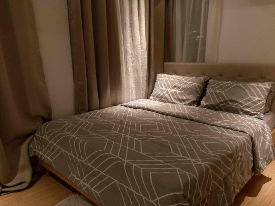 Apartment A2j Luxury 2br Bgc Near High Street, Malls