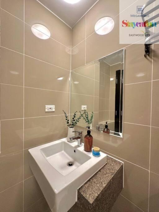 Eastwood Unit Across Mall Apartment *