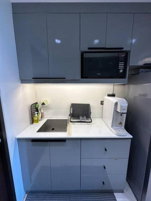 Luxury 2br In Uptown, Bgc.