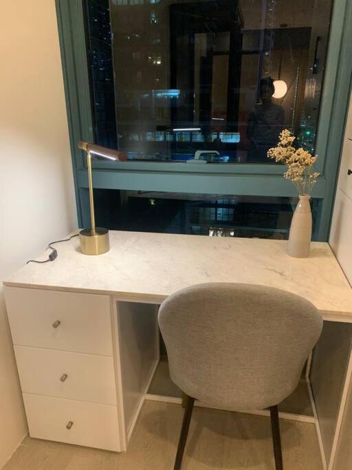 Luxury 2br In Uptown, Bgc. Manila