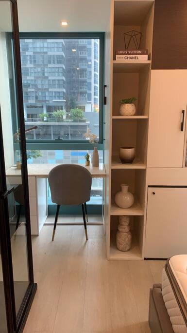 Luxury 2br In Uptown, Bgc. Apartment Manila