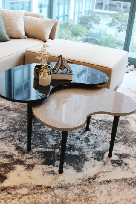 Luxury 2br In Uptown, Bgc. Apartment Manila