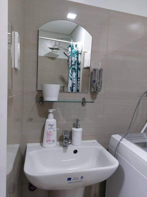 Apartment Shore 2 Tower 3 Unit 0537 Makati View