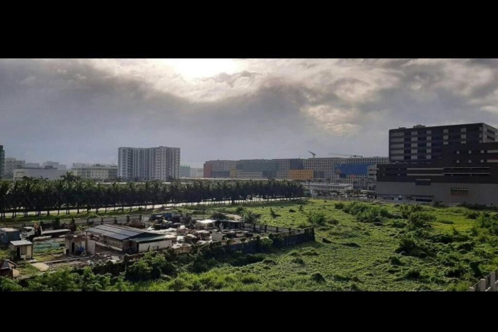 Shore 2 Tower 3 Unit 0537 Makati View *
