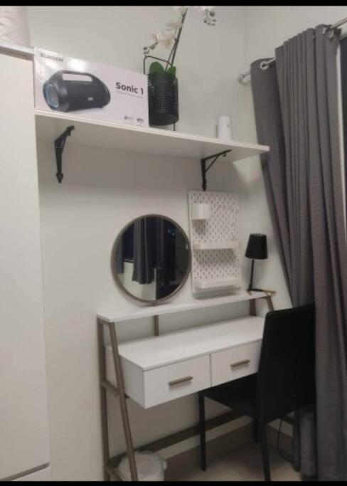 Shore 2 Tower 3 Unit 0537 Makati View