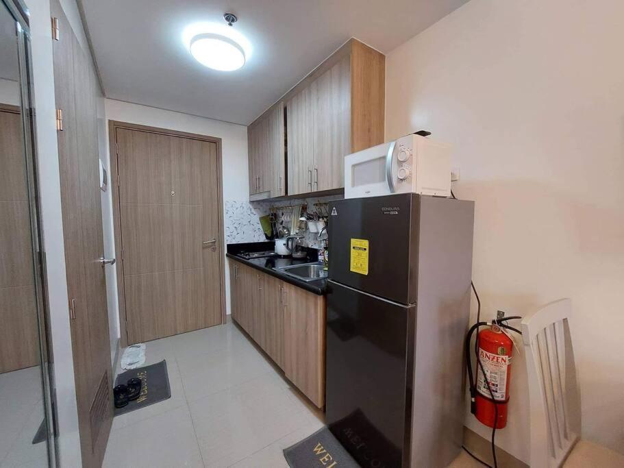 Shore 2 Tower 3 Unit 0537 Makati View