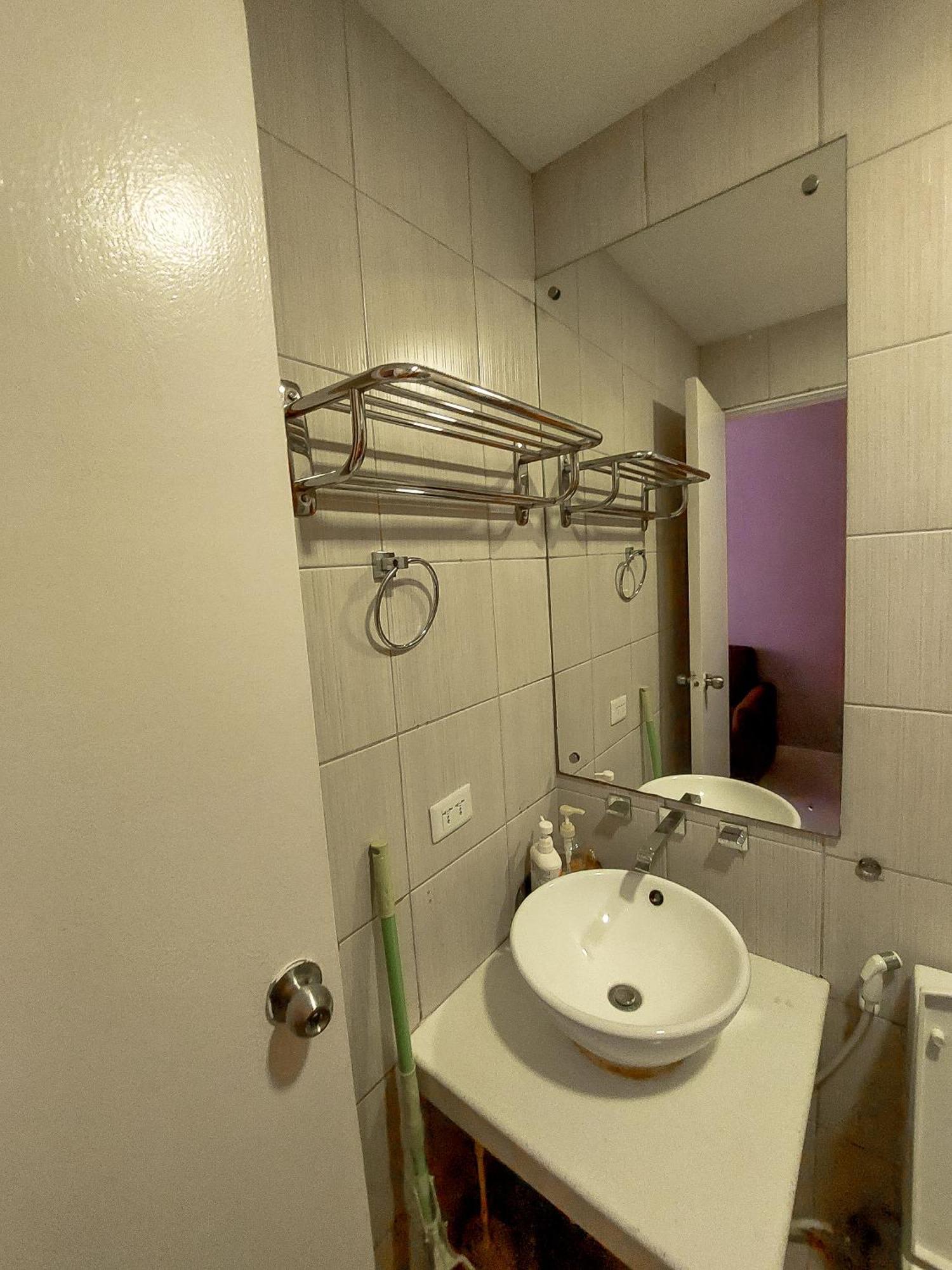 Apartment Budget Family W Free Pool Access In