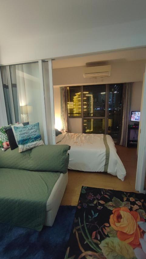 Aveline Cozy Skyline View Acqua Private Residences Near Rockwell Makati *