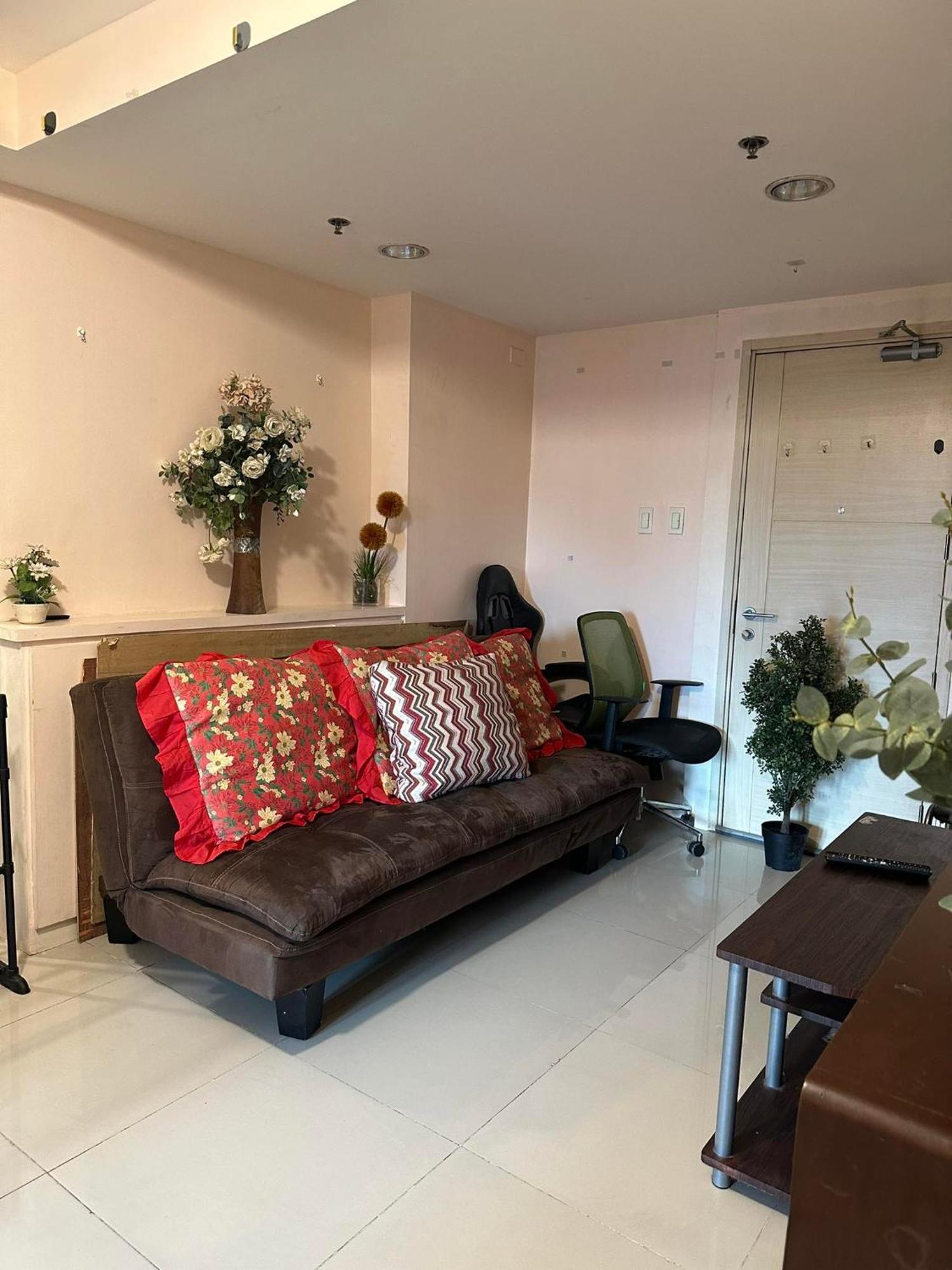 Anna's Place At Shell Residences Apartment