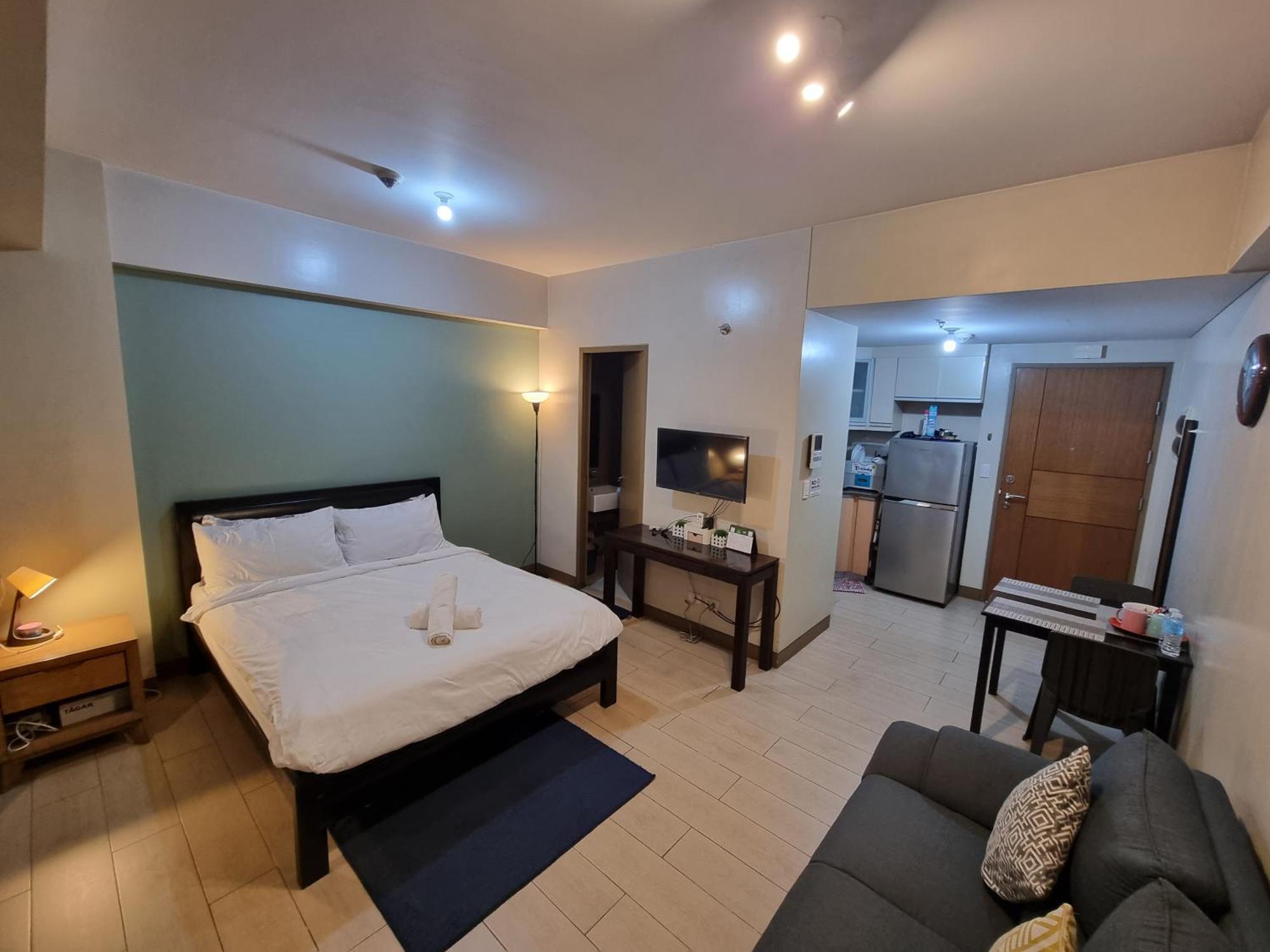 Apartment Palm Tree Near Mnl Airport Terminal 3 By Elr *