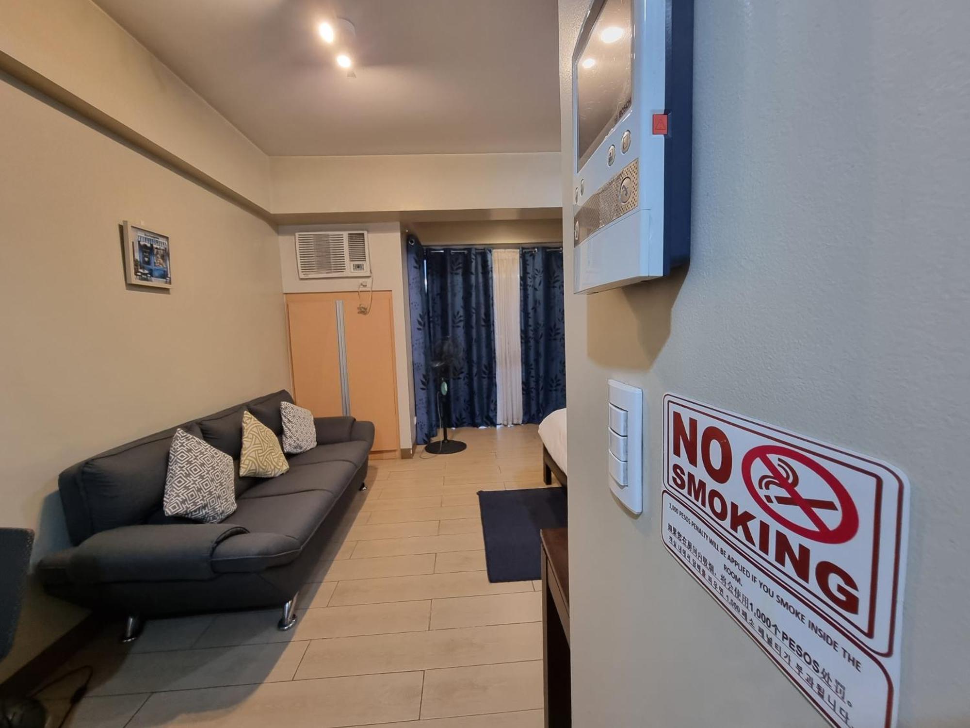 Apartment Palm Tree Near Mnl Airport Terminal 3 By Elr