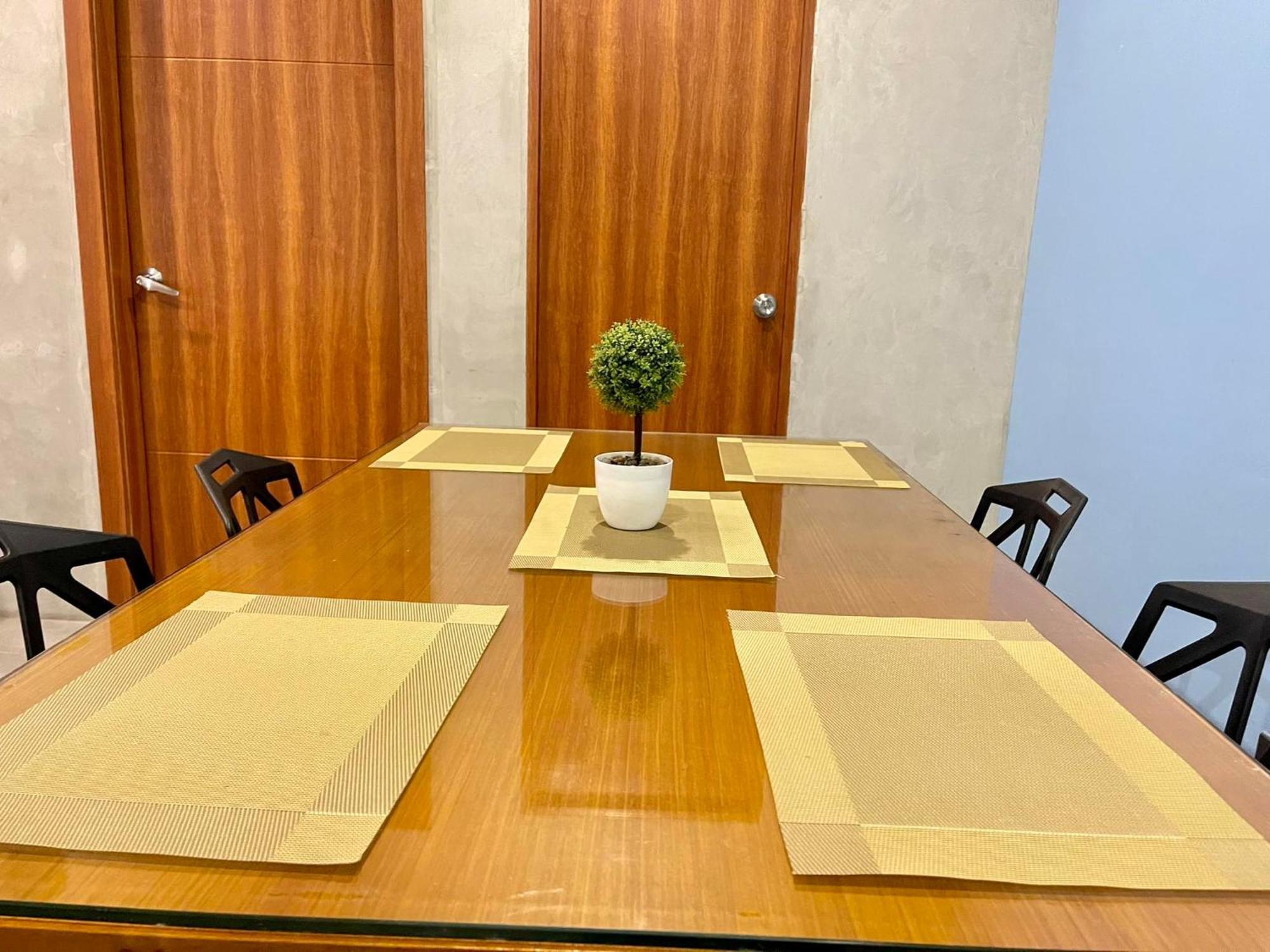 Spacious 2 Bedroom Perfect For Family & Friends, Good For 4pax Allows To 10pax