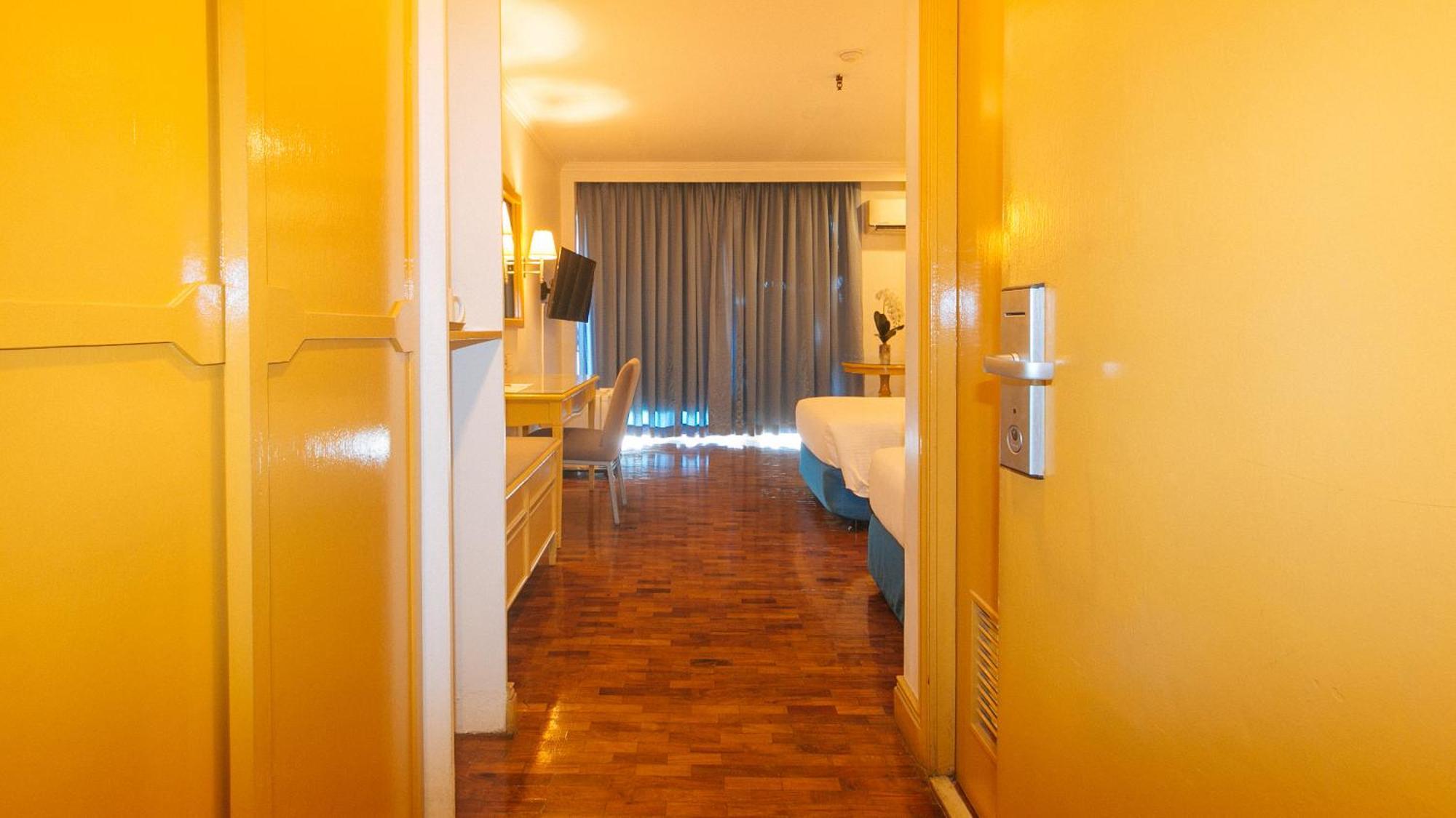 Hotel Aloha Roxas Boulevard 3*