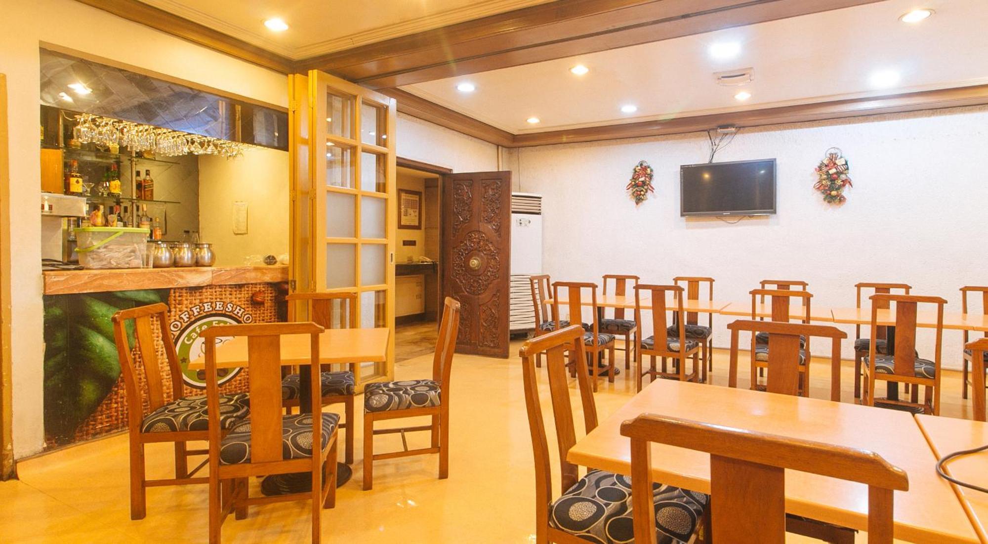 Hotel Aloha Roxas Boulevard