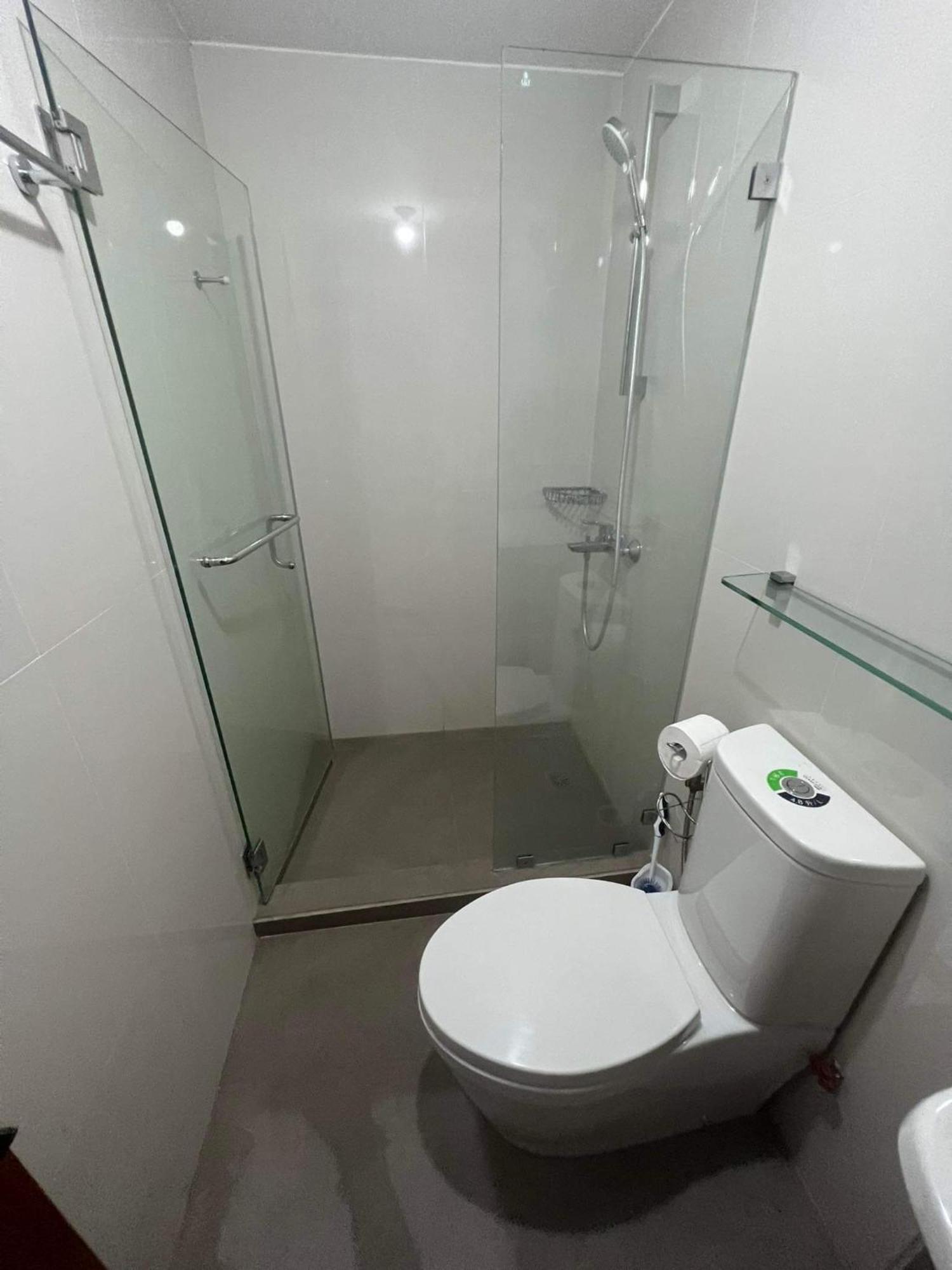 Apartment One Bedroom With Stunning Views On 38th Floor In Eastwood Metro
