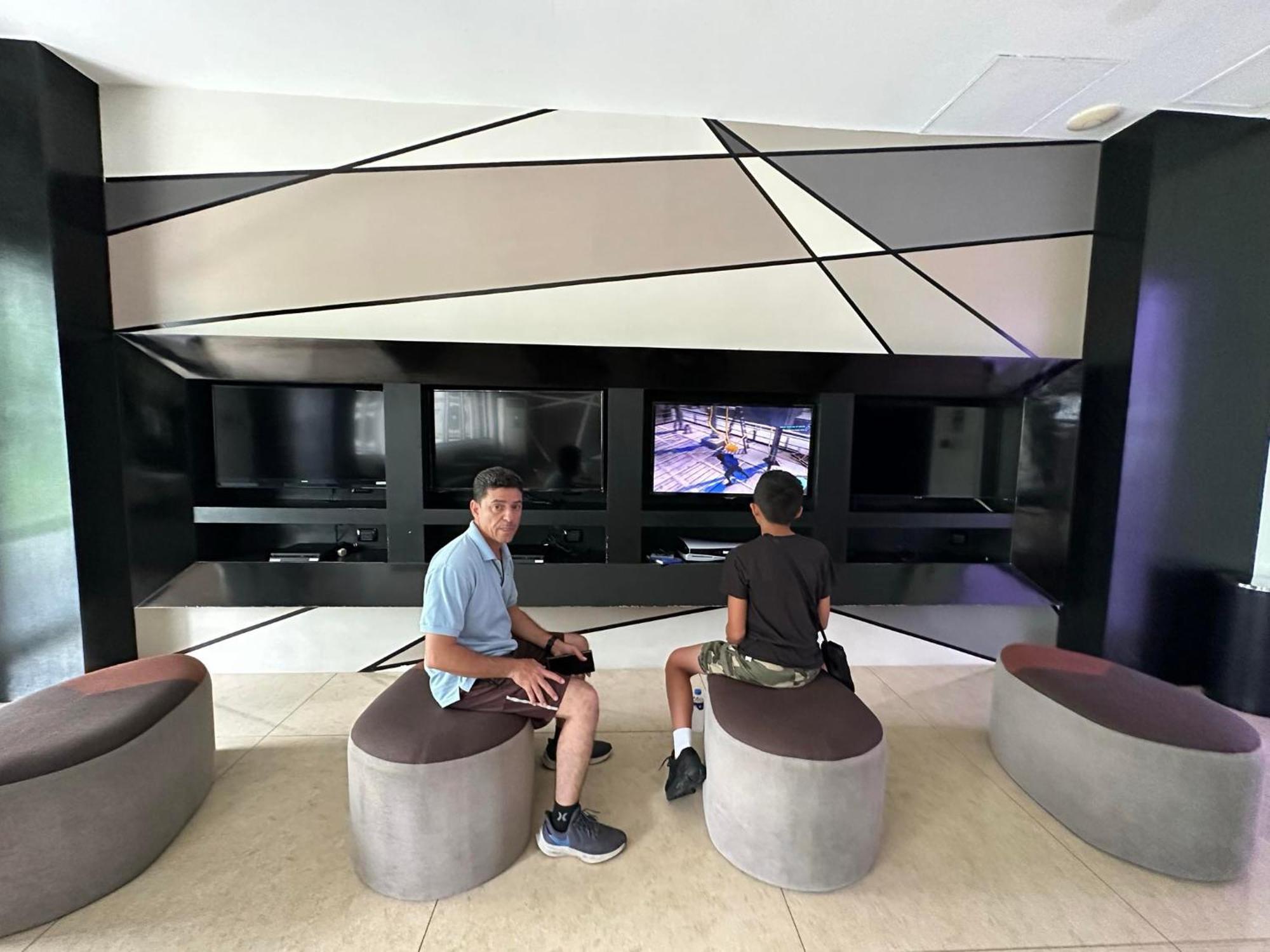 Sabrina's Crib 2br By Azure Residences Near Airport Apartment