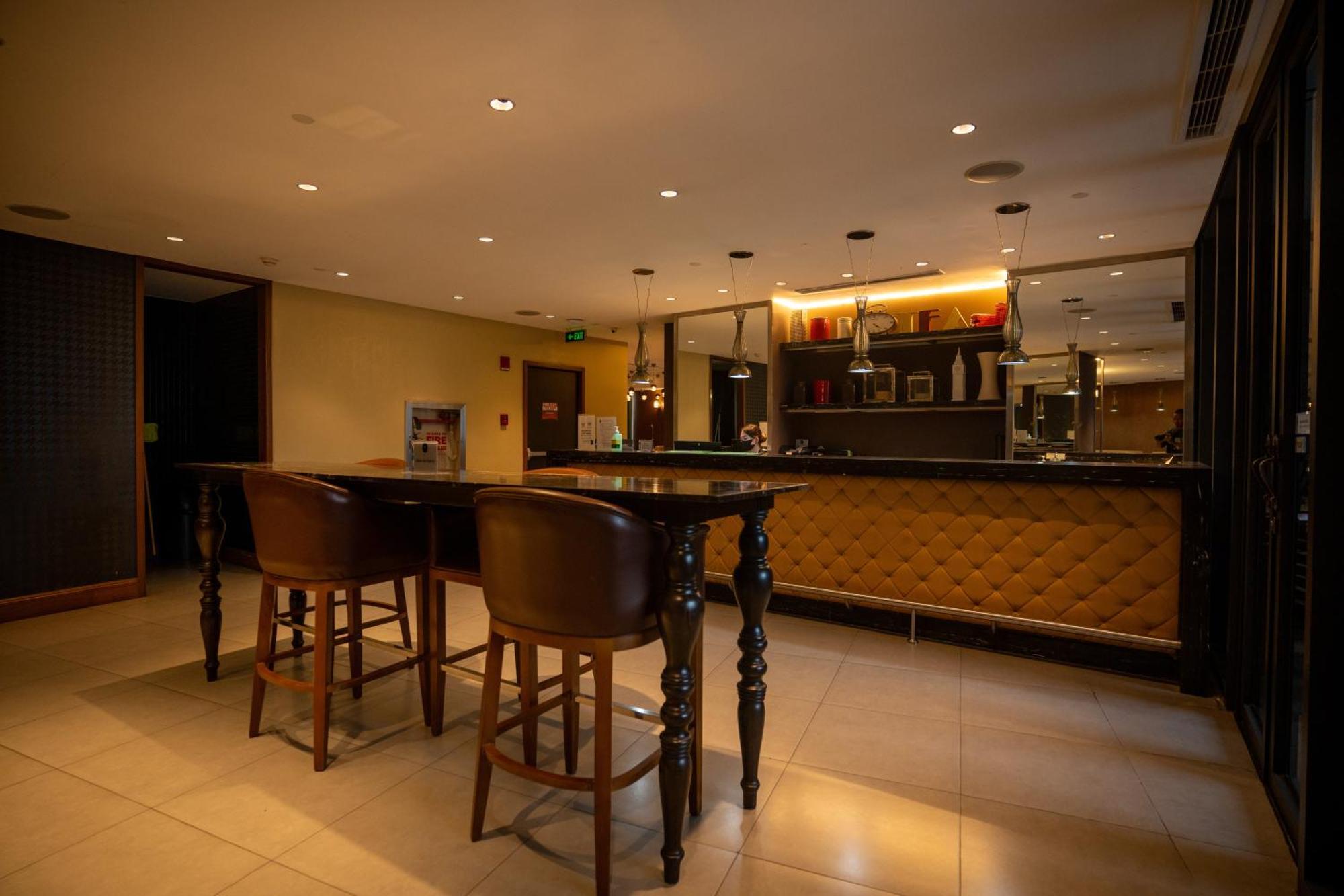 Studio With 200mbs Internet, Netflix & Great View Of Manila