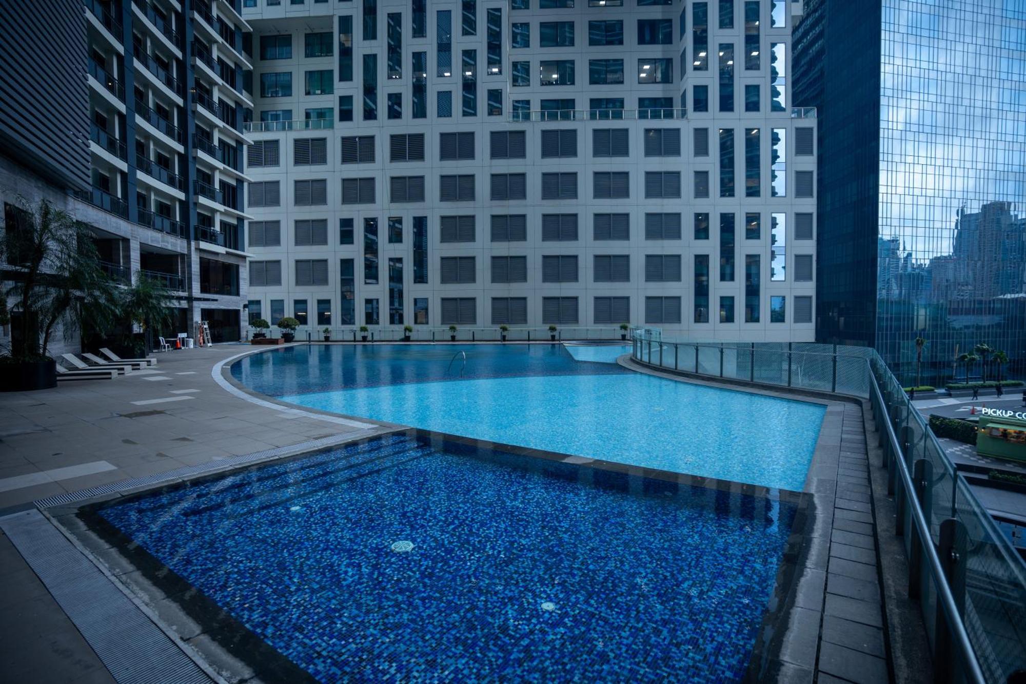 Studio With 200mbs Internet, Netflix & Great View Of Apartment *