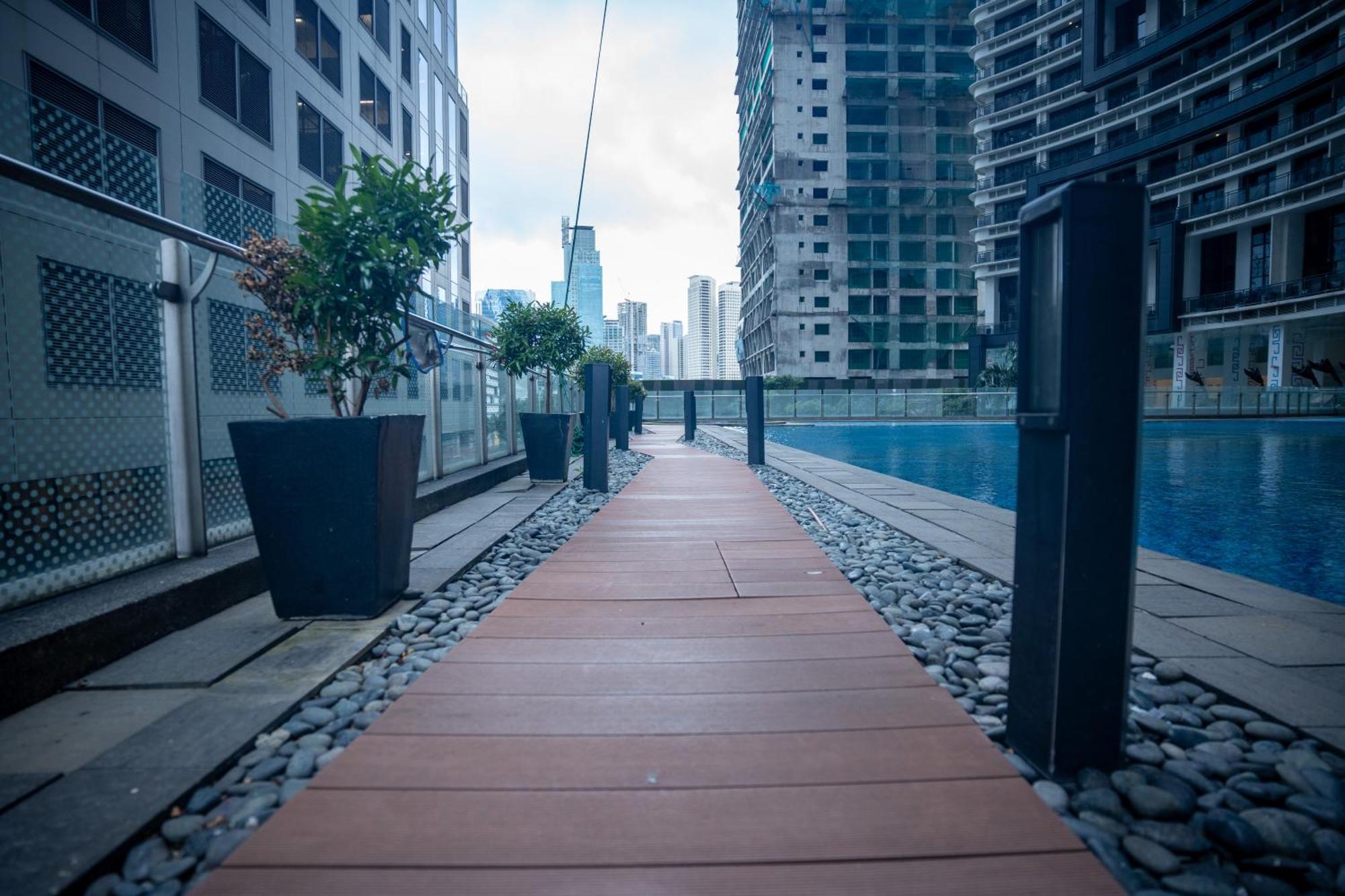 Apartment Studio With 200mbs Internet, Netflix & Great View Of
