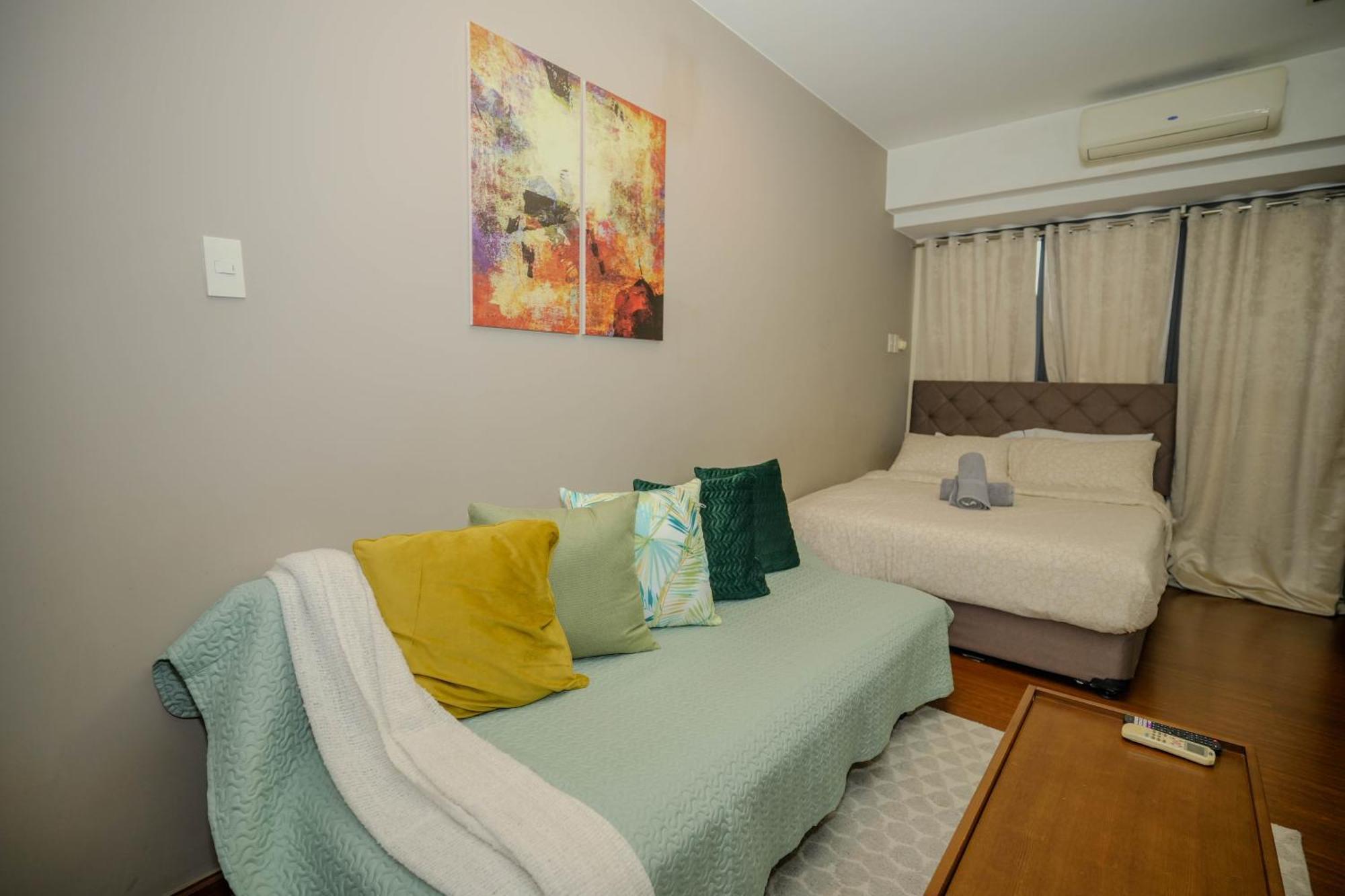 Studio With 200mbs Internet, Netflix & Great View Of