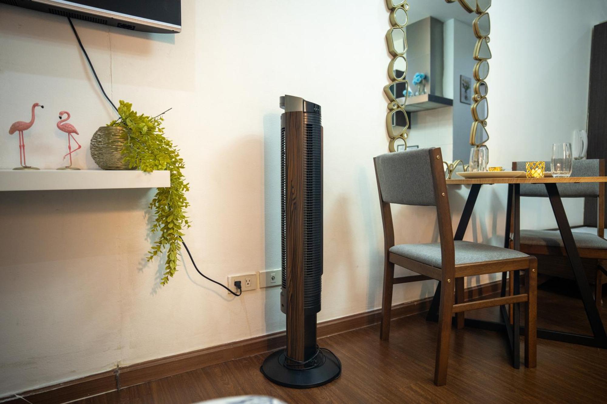Studio With Netflix, 55in Tv, 200mbs Net, In Heart Of Makati Apartment Manila