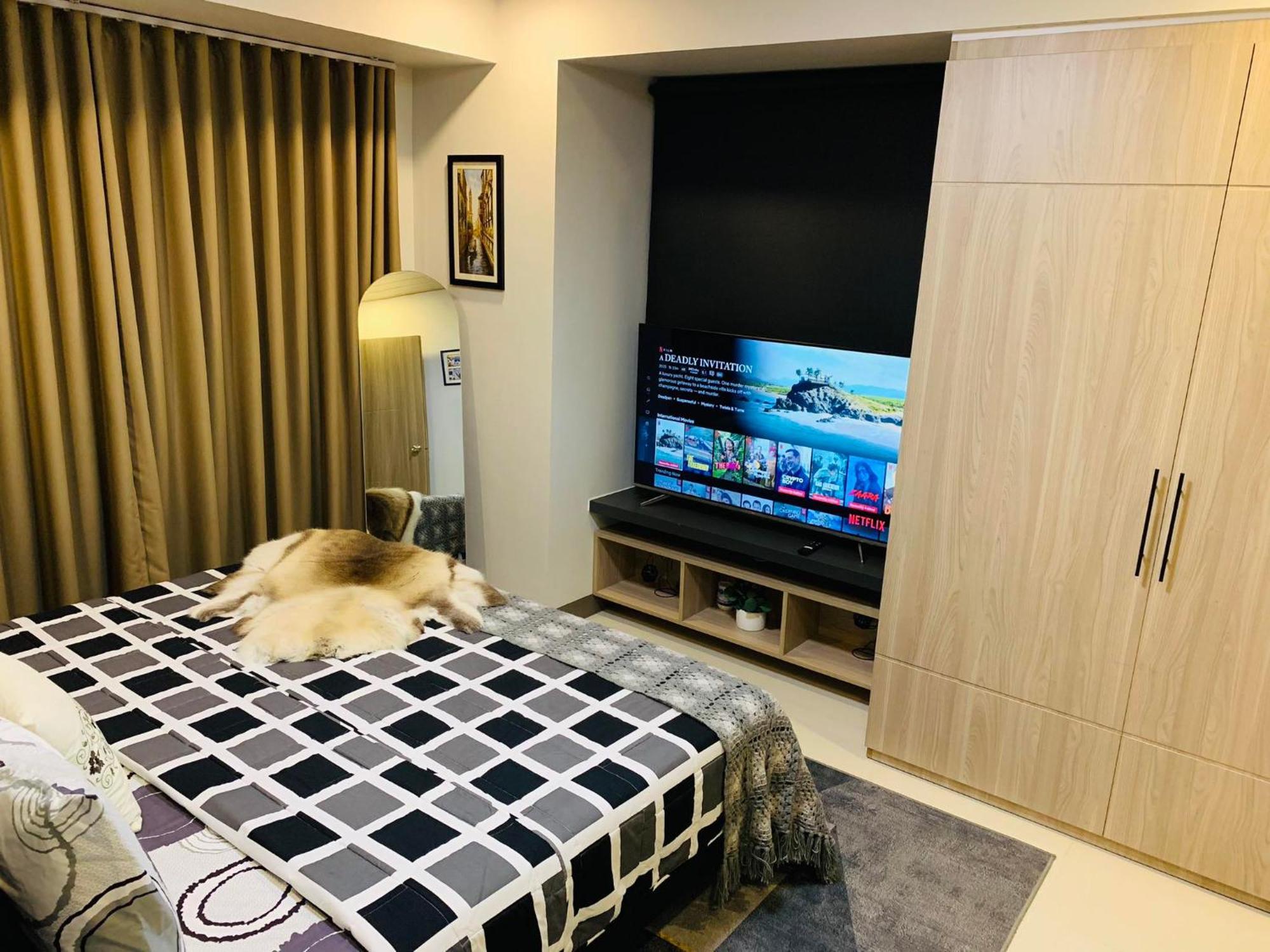 Apartment Urban Oasis: Prime With Airport Convenience *