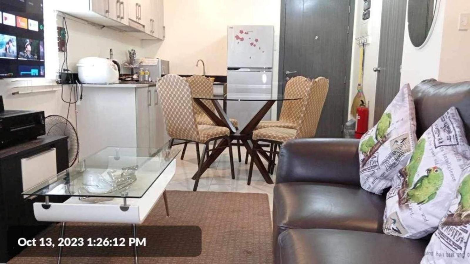 The Scenic: Comfortable Living By Awsom Phil * Manila